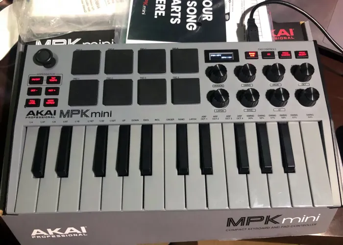 Akai MPK Mk3 Mini Cinza Teclado Controlador 
