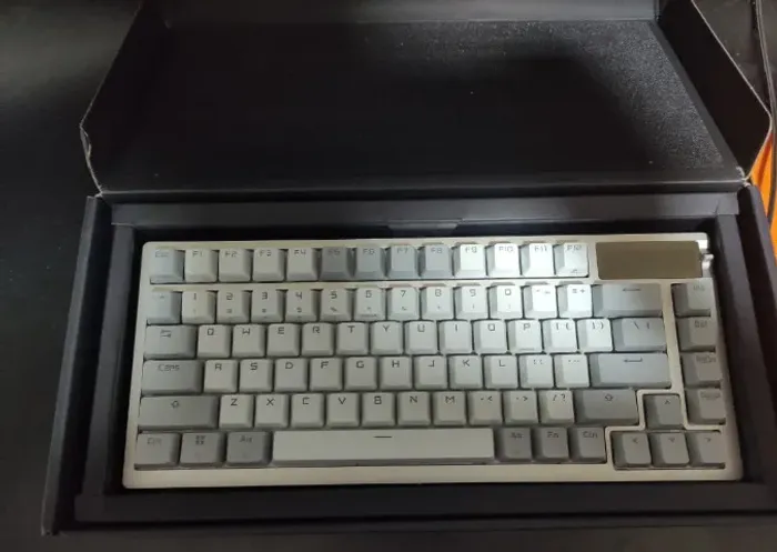 Teclado ROG Azoth / Bateria duração 2000 horas