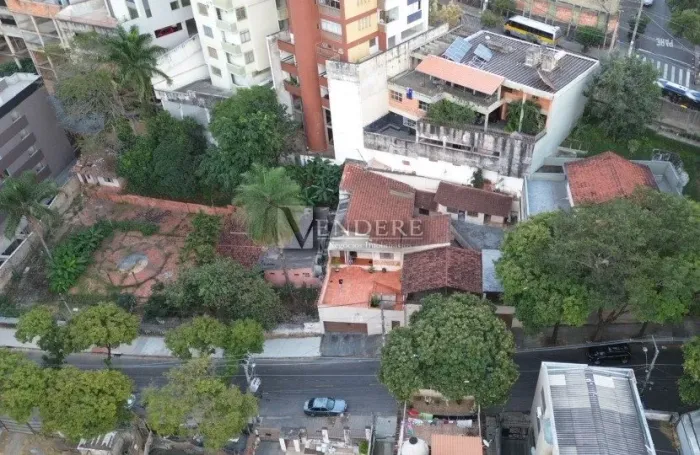Lote de 2.100m² para venda no bairro São Pedro.