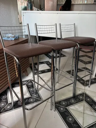 Banqueta de alumínio