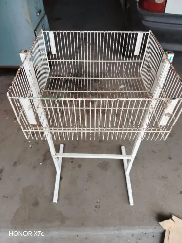 Cesta  expositora de ferro! Super reforçada.. 