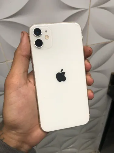 iPhone 11 64GB funcionando tudo