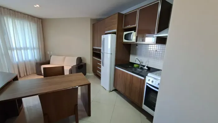 Cond M. Plaza, apt. Loft de 45 m2 mobiliado, garagem, perto do Shopping da Bahia.