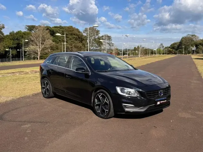 Volvo V60 T-5 Momentum 2.0 245cv 5P 2015