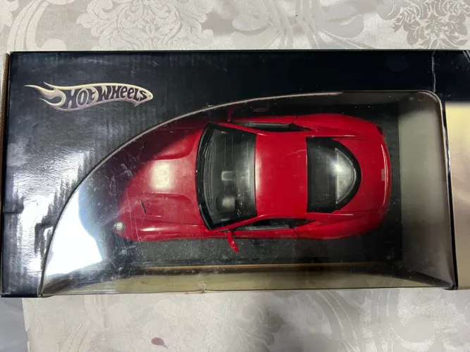 Carro Ferrari hotwheels EDIÇÃO LIMITADA!!! CARRO DE COLECIONADOR!!! 