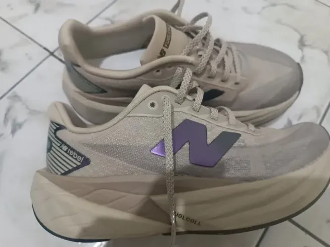 Tênis new balance fuelcell reber