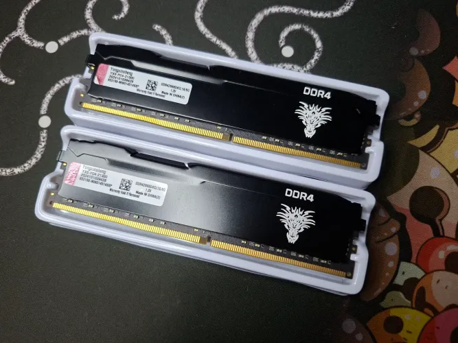 Memória RAM DDR4 16GB (2x 8GB)