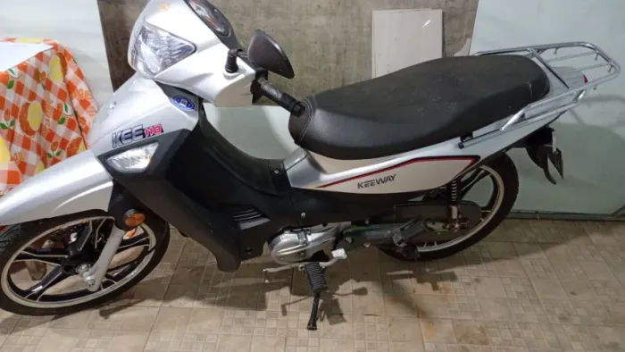 Moto Impecável Único Dono E Uma Bis Uruguai