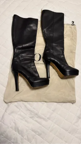 Bota schutz tamanho  37.  Bota jimmy choo 39