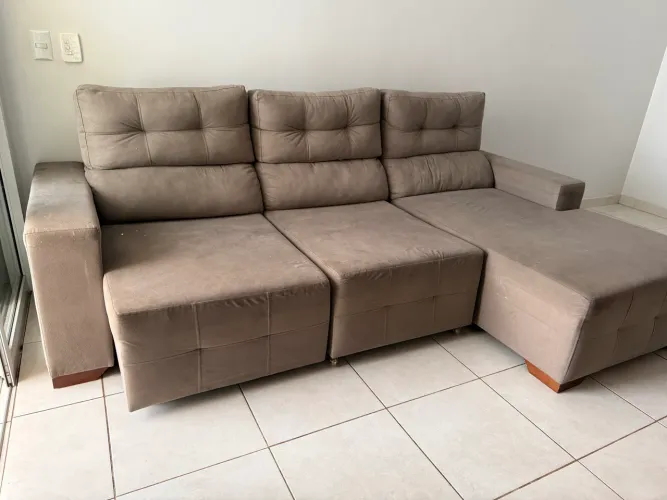 SOFÁ RETRÁTIL COM CHAISE