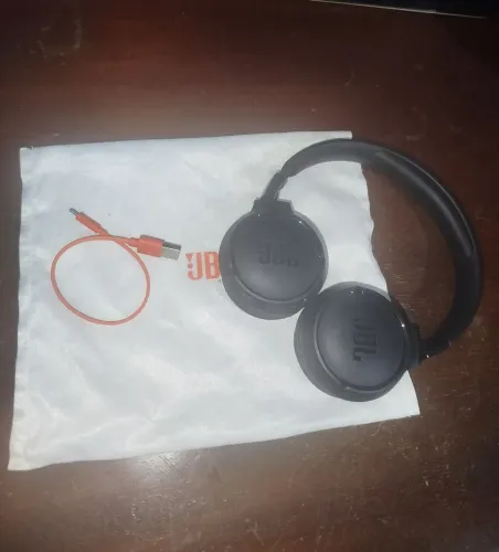 Desapegando fone jbl original, usado em bom estado de conservação