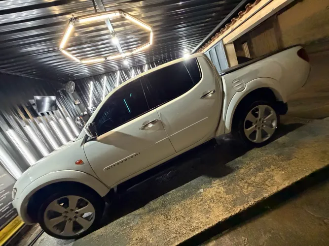 Mitsubishi L200 Triton HPE 3.2 CD TB Int.diesel AUT 2012