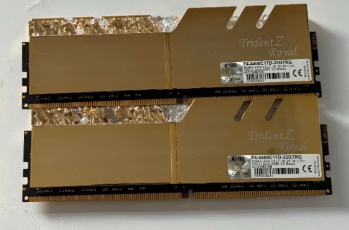 Memória RAM G.SKILL Trident Z Royal GOLD RGB 32GB