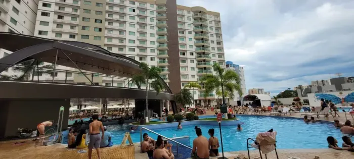 Apartamento de 02 Quartos Próximo ao Centro no Riviera Park Hotel em Caldas Novas