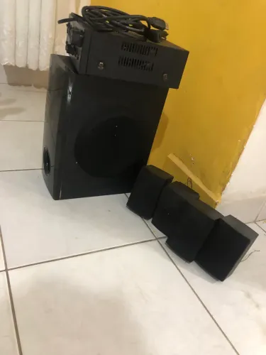 Kit Som Ambiente: Mini Amplificador Receiver Sumay + 5 Caixas de Som e Subwoofer