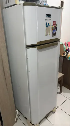 Geladeira semi nova