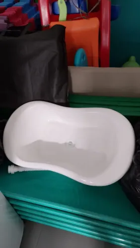 Banheira pra creche de fibra.