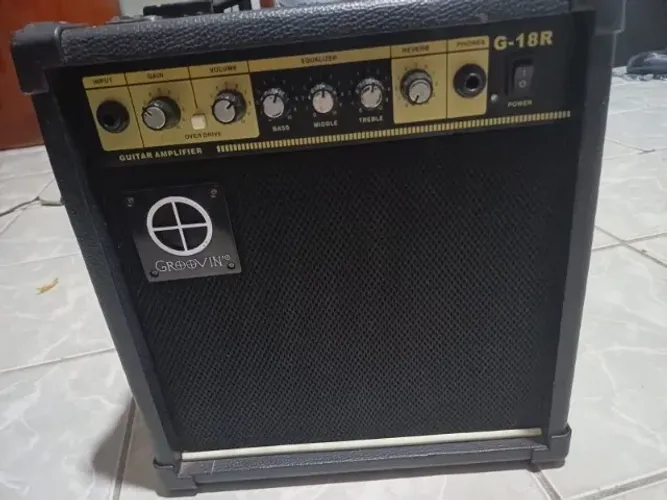 Caixa amplificada cubo para guitarra e violão ativo