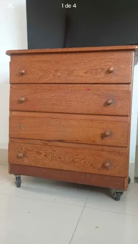 2 Cômodas de madeiras