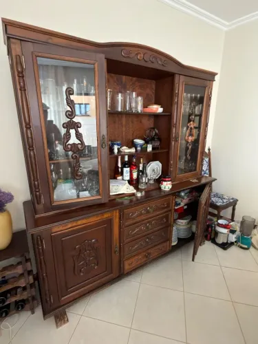 Estante Cristaleira Móvel Antigo e Conservado Madeira Pura !