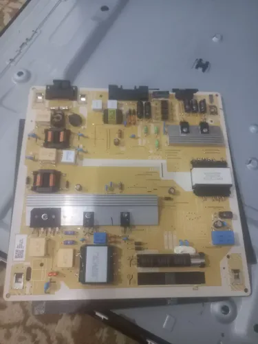 Peças ok apenas a tela queimou preço de tudo modelo Samsung un50au8000