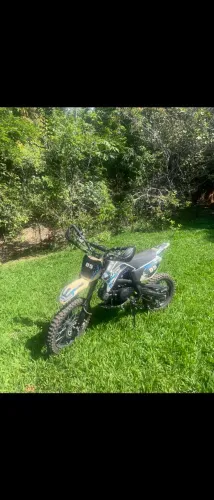 Moto de trilha 125cc KZUKI- Baixíssima rodagem, Pneus originais, Revisada