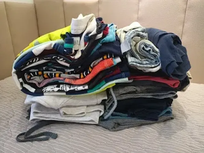 Conjunto seminovo 25 peças de roupas para altura 1.25-1.35 metros. Mais fotos no contato