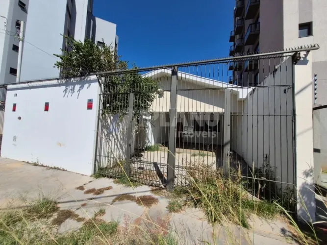 Casa Ampla com 4 quartos, 4 vagas de garagem, Quintal grande próximo a Usp.