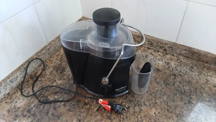 Centrífuga de Alimentos Britânia Juicer 700 - 127v