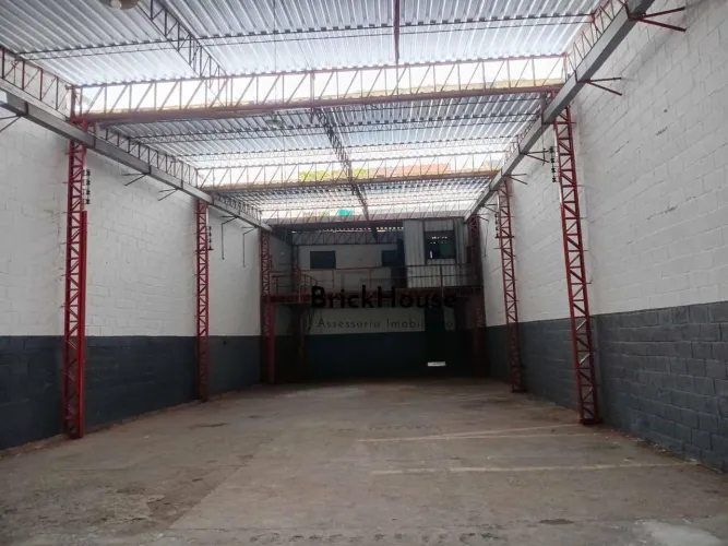 Galpão Comercial/Industrial à Venda - 320m² AC - Entrada p/ Caminhões até 40 Ton - Morro G