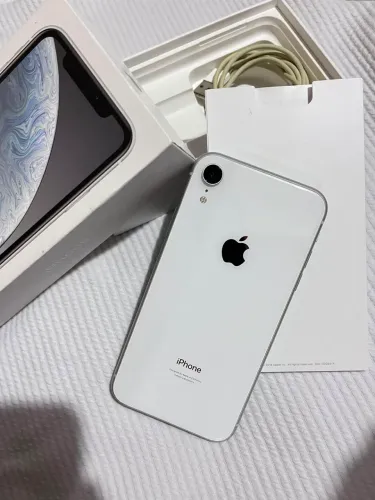iPhone XR, 64gb bateria 75% original. 