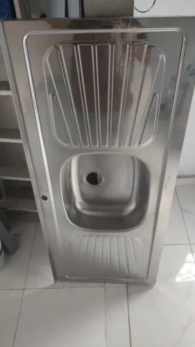 Pia de cozinha em perfeito estado 