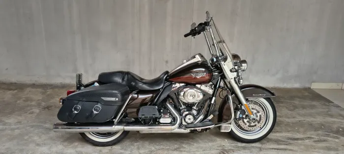 HARLEY DAVIDSON ROAD KING CLASSIC 2011