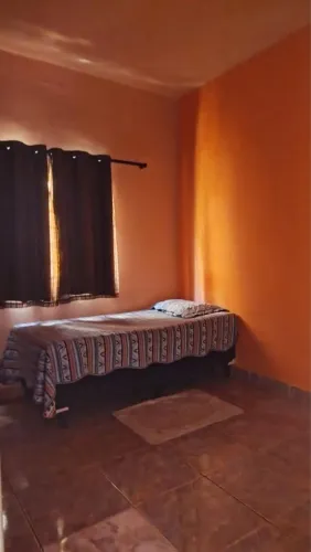VENDE-SE CASA 9 COMODOS, GARAGEM E AREA DE CHURRASCO