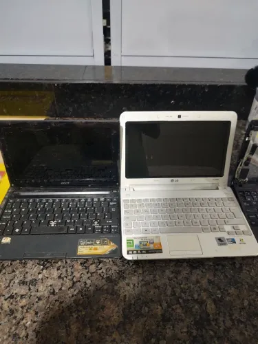 Lote de 4 netbook para uso de peça ou componente com defeito