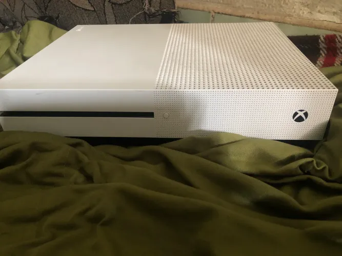 Xbox one s, sem controle! Pra sair logooo!!