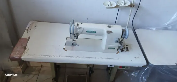Maquina reta siruba
