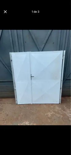 Portão pequeno para corredor