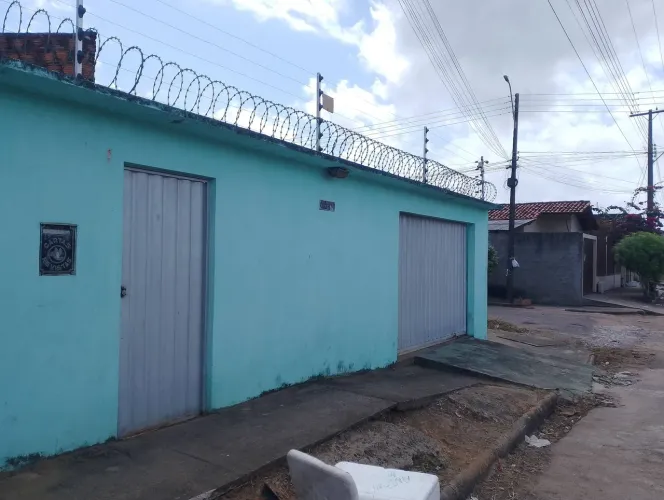Casa de 240m² à Venda - Pronta para Morar, Conforto e Segurança!