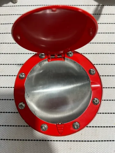 Vendo cinzeiro retrô tipo Marlboro Ferrari. F1