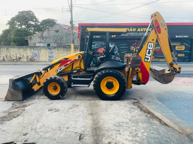 Retroescavadeira Jcb 3c