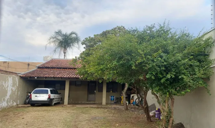 Vendo casa em excelente localização. Oportunidade  imperdível!