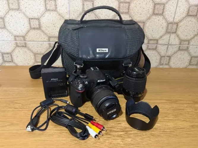 Kit Câmera Nikon D5200 24.1MP DSLR + 18-55mm + 55-200mm + Adaptador Wi-Fi + Bolsa
