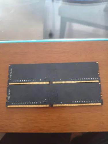 Dois pentes de 4gb ram ddr