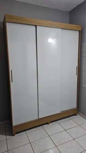 Vendo Guarda Roupa de casal - Seminovo