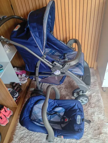 Conjunto carrinho de bebê e bebê conforto, aceito cartão