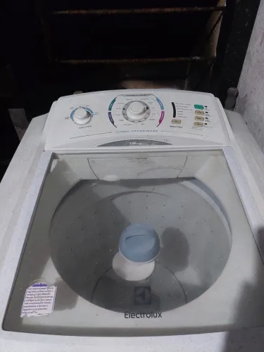 Máquina Lavar Roupa 12 kg Eletrolux semi nova
