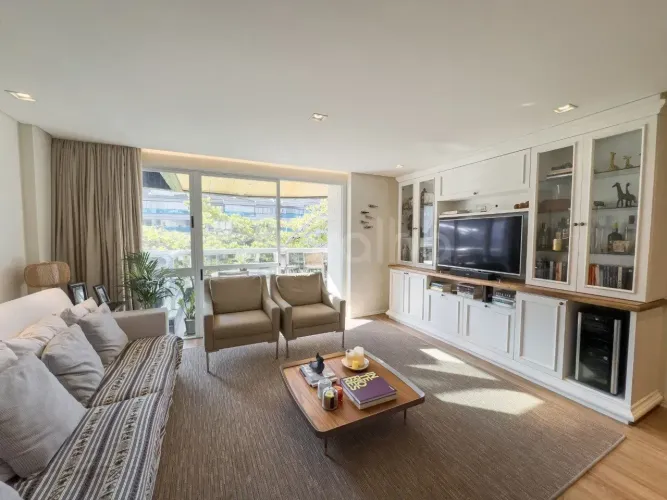 Imóvel para venda possui 130 metros quadrados com 3 quartos em Praia Brava - Florianópolis