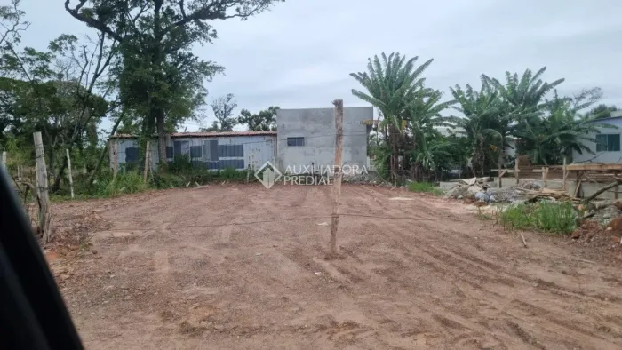 Terreno com 325m2 em Bombinhas SC proximo do mar - com escritura