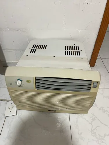 Vendo Ar condicionado de janela, 127V de 7500 BTUs